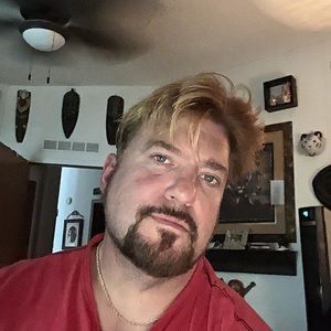 Meet your Posher, Troy